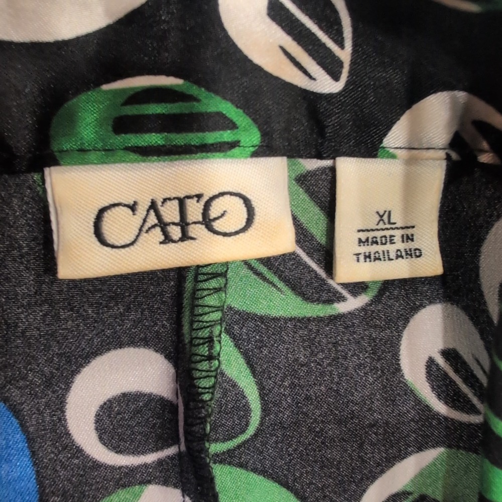 Cato Women's XL Short Sleeve Button Down Blouse Abstract Print Top - Picture 2 of 3